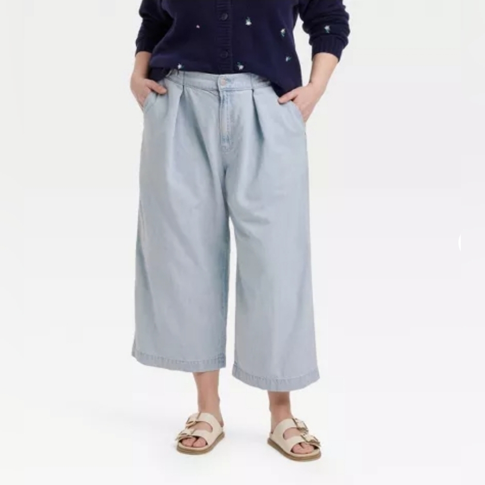 NWT Universal Thread Light Wide Leg Cropped Two-Way Denim Trousers Size 17R